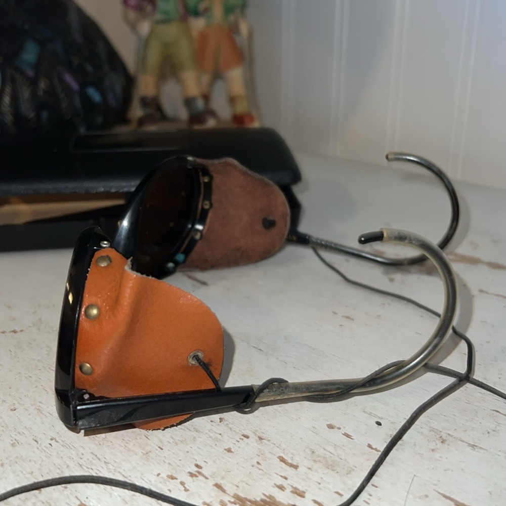 Vintage Style Eyes mountaineering climbing sunglasses leather sides - Picture 5 of 9